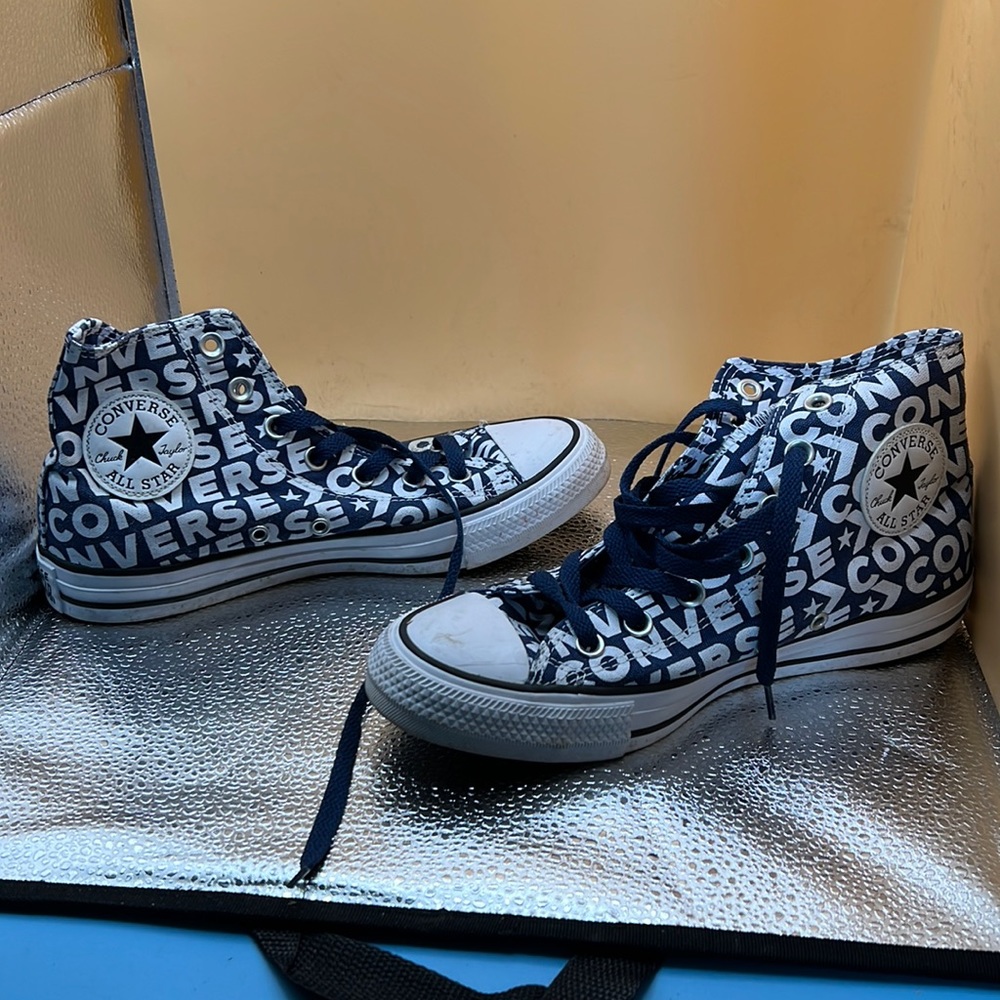 Convers Chuck Taylor allstar high top sneakers, women size 8, men size 6
